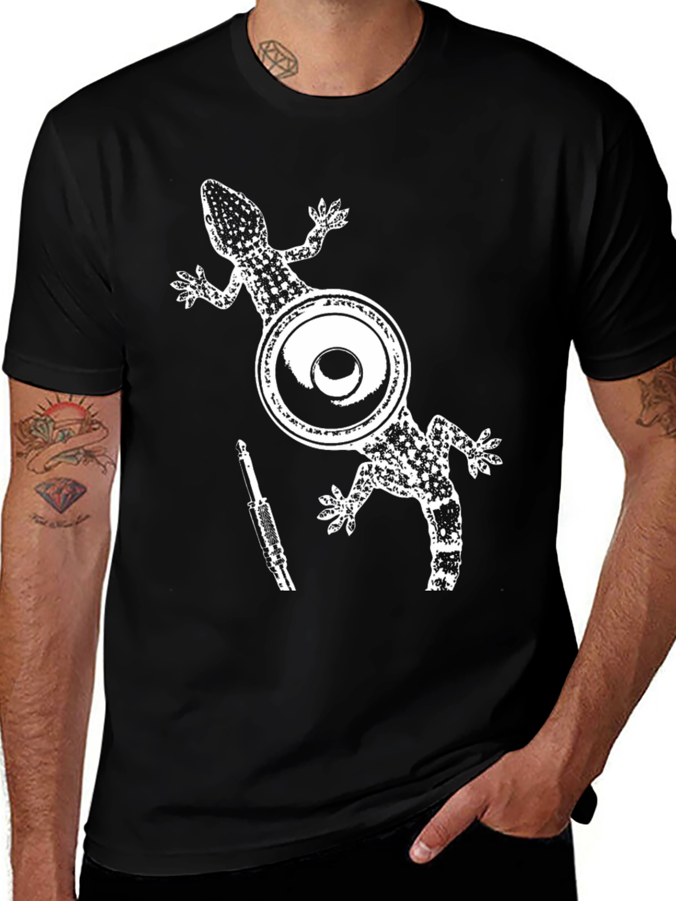 Gecko Speaker Graphic Tee - Black Cotton T-Shirt