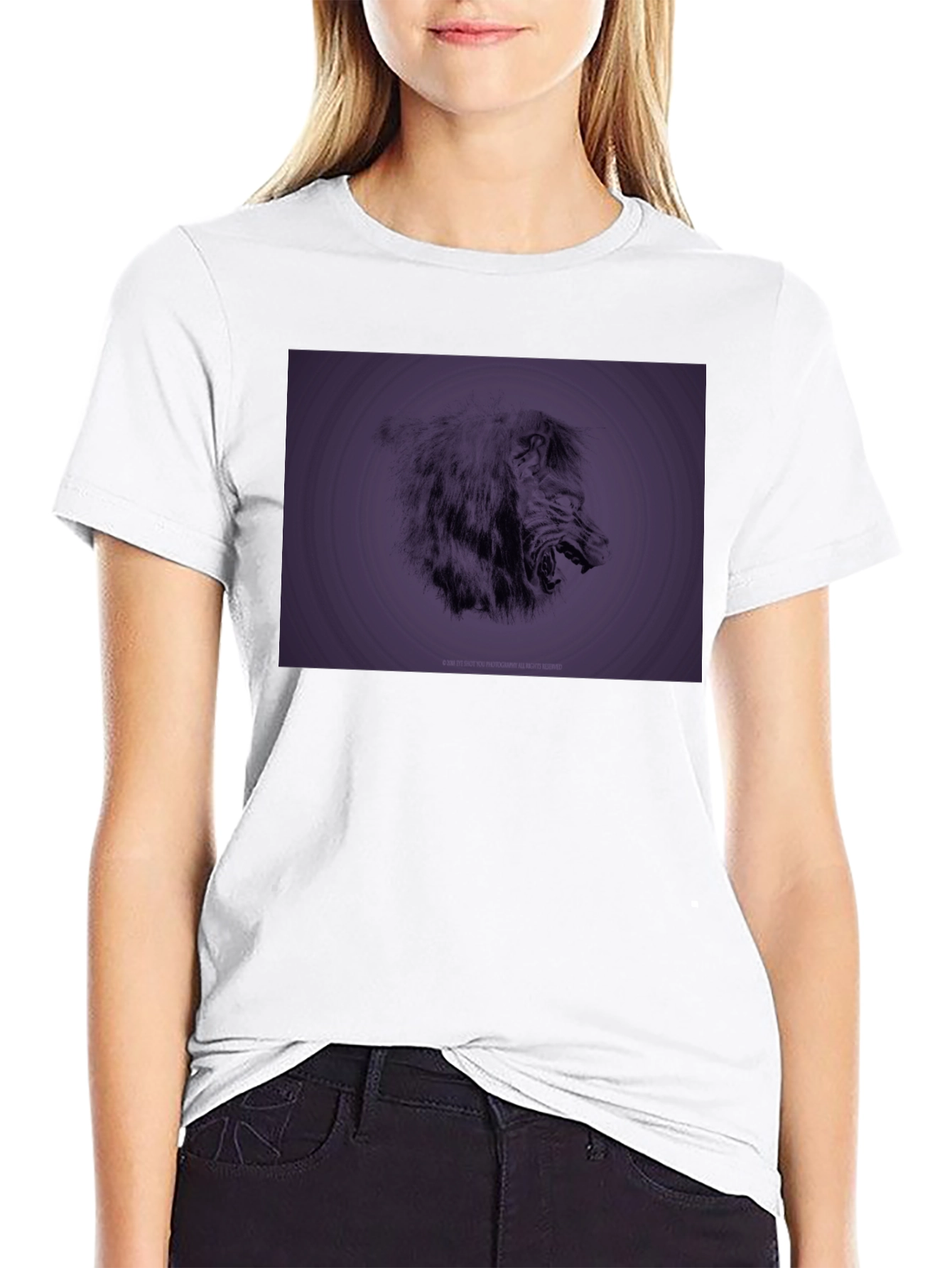 Lion Graphic T-Shirt - Bold & Stylish
